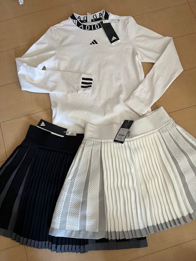新品　adidas モックネック　裏起毛　フレアースカート　　セットアップ　M