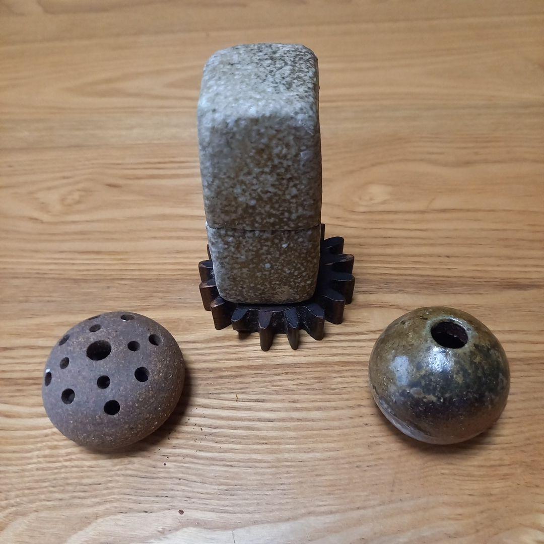 陶器オブジェ　作家物　分割陶箱➕丸い一輪挿し鈴音➕陶器お香立て　オマケ付き
