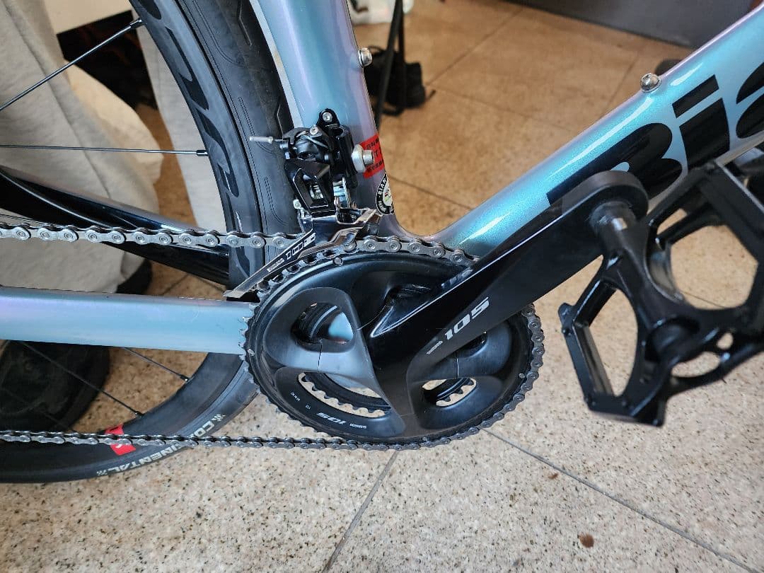 Bianchi ビアンキ　アリア　105di2　カーボンホイール