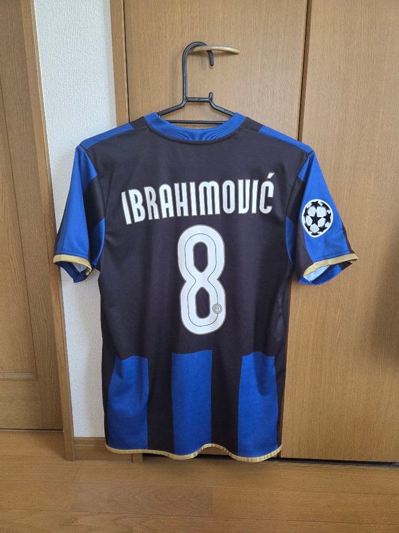 イブラヒモビッチ インテル ユニフォーム