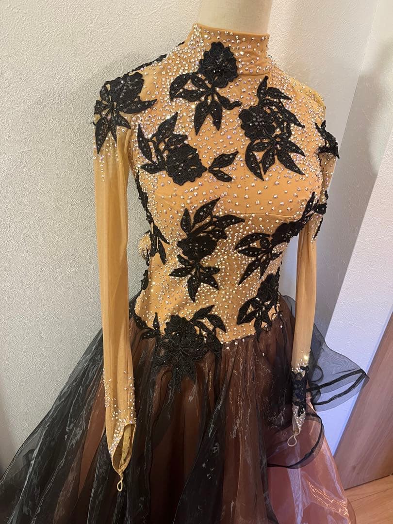 社交ダンス　ドレス　オーダードレスショップフェリシア　プロ着用　スタンダード