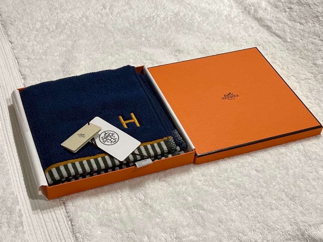 HERMES カレ・タオル 《ヴィス・ヴェルサ》マリン