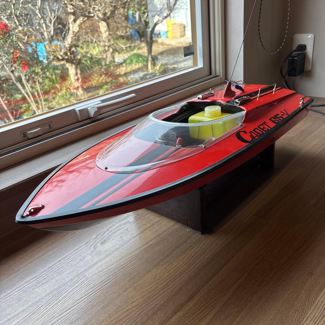 Cadet 65-V ＫＮＫ製木製ラジコンボート