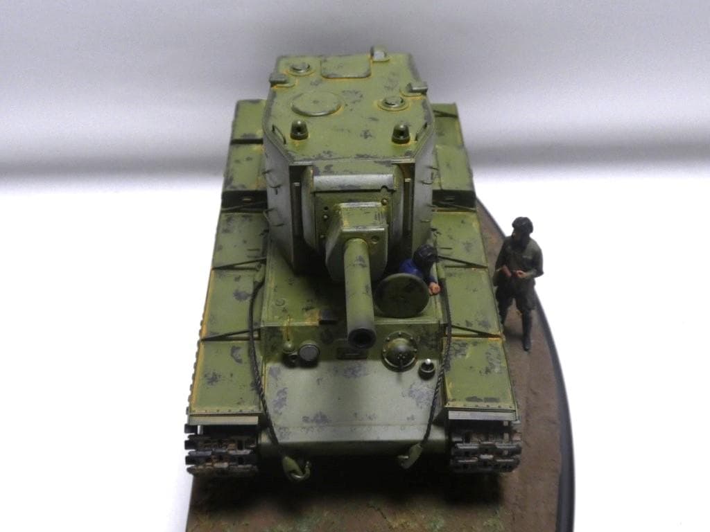 タミヤ 1/35 ソビエト重戦車 KV-2 完成品