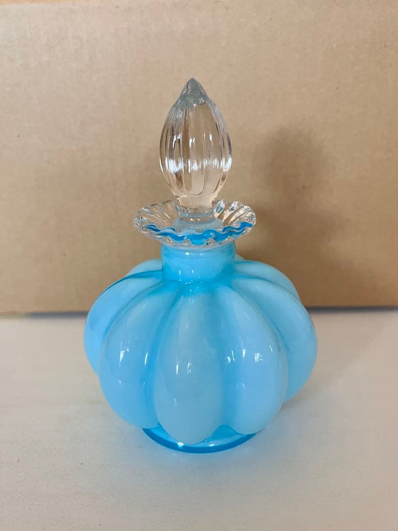 フェントン★パフュームボトル★オーバーレイ★メロン型★ミルクガラス★ベビーブルー