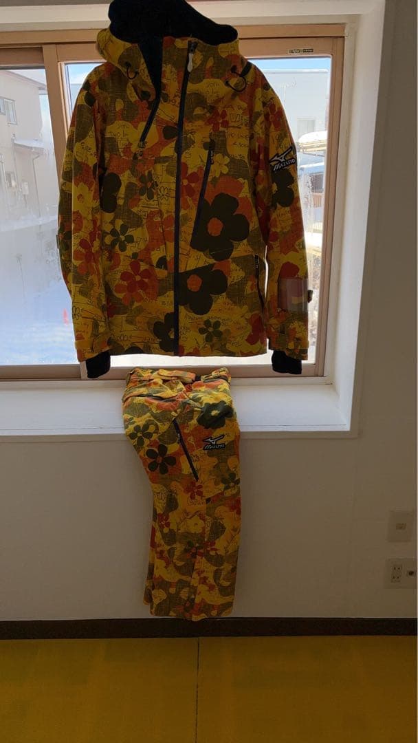 花柄スキーウェアセット（ジャケット・パンツ）