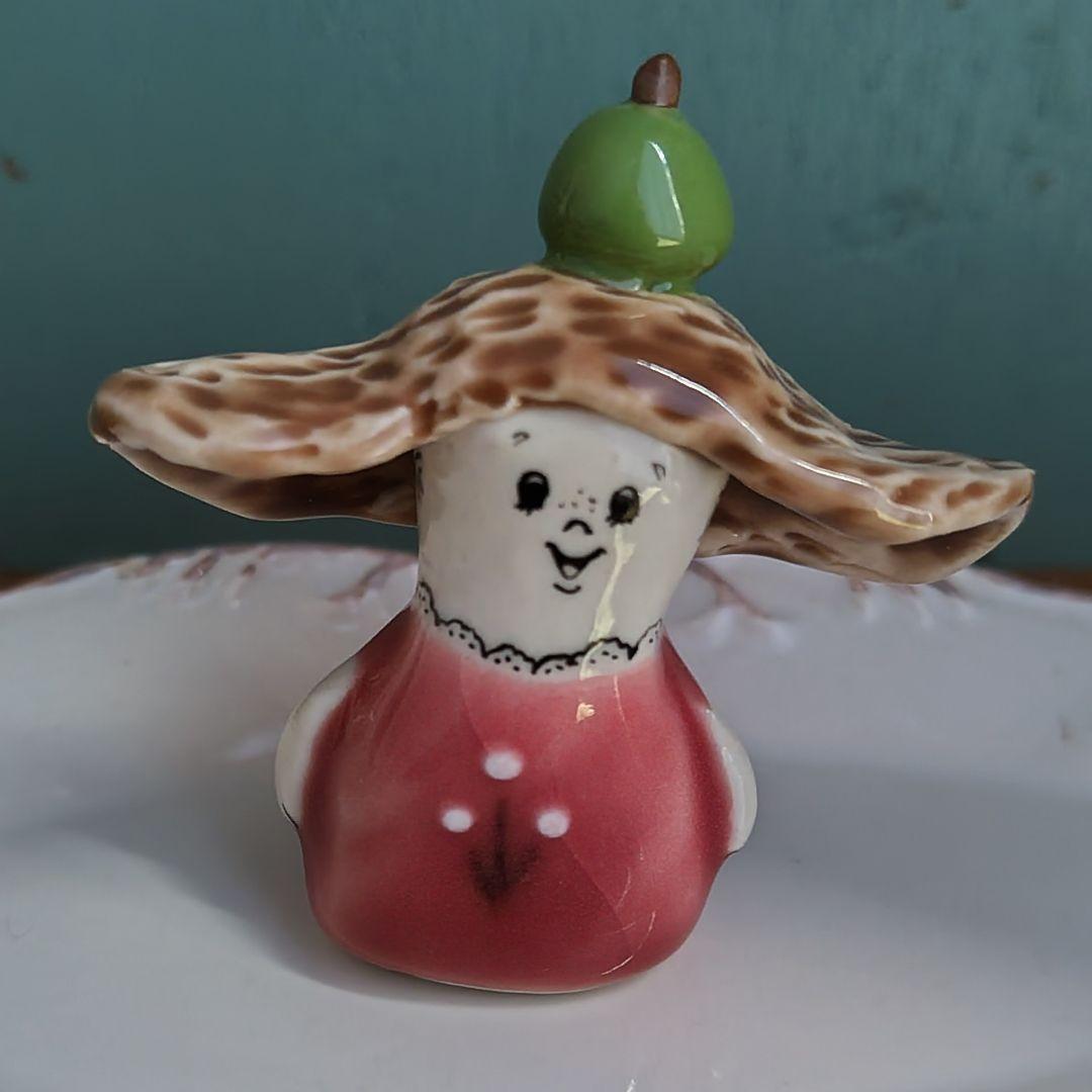 うえのえみ　陶人形　洋ナシ　ラフランス　女の子　置物