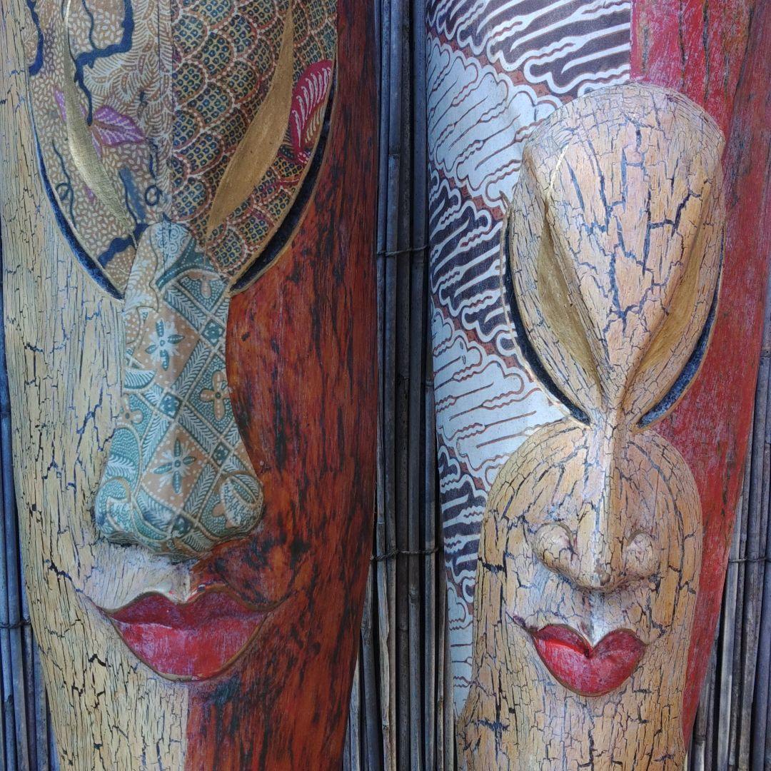 木彫面　壁掛けオブジェ　狐人面　木製　布装飾　民芸品