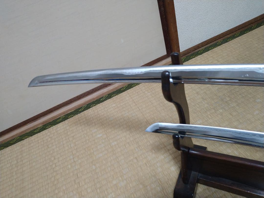 居合刀　大刀　小刀　2本セット　刀掛け付き　漆塗り鞘　鉄製鍔