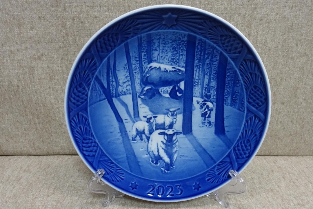 ２０２３年 ロイヤルコペンハーゲン イヤープレート新品・箱・皿たて付き