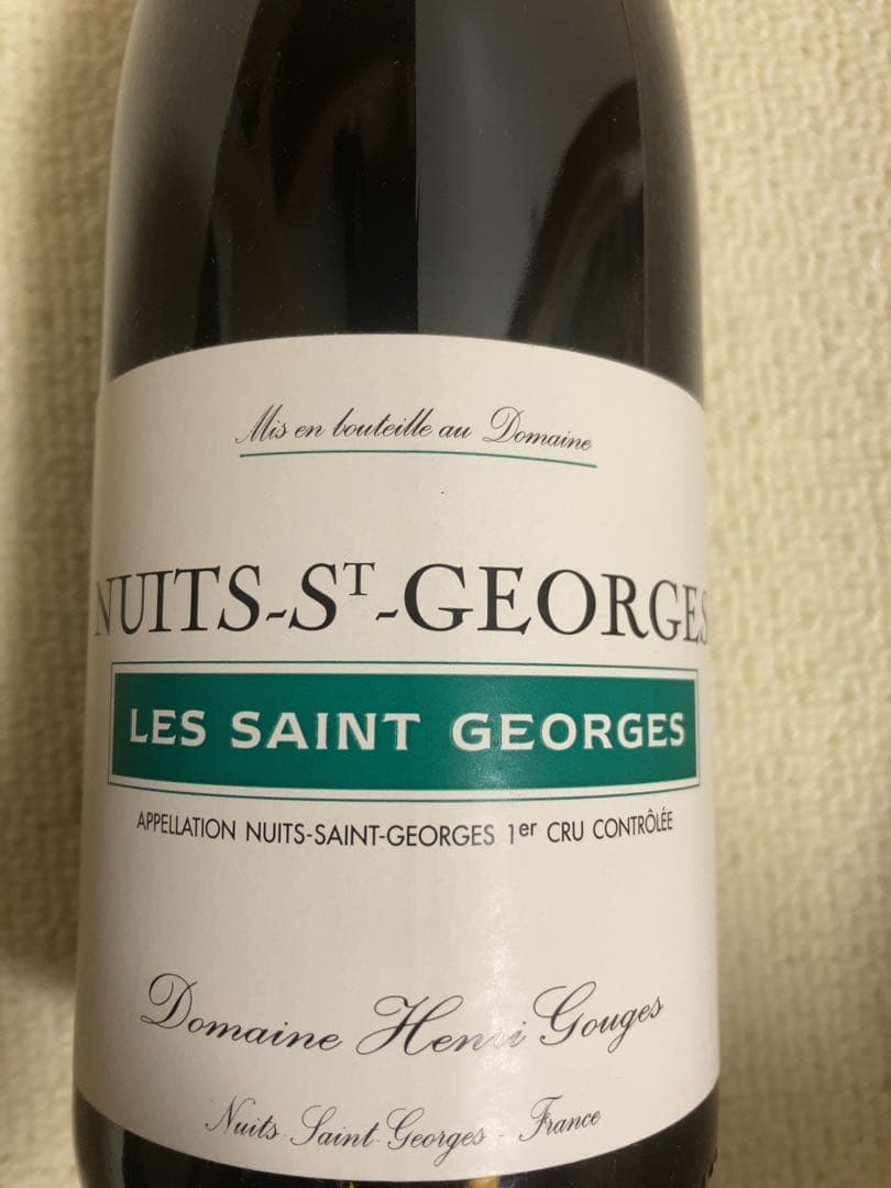 ワイン Nuits-St-es Les Saint es 2011
