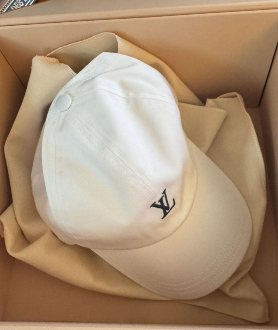 LOUIS VUITTON ホワイトキャップ