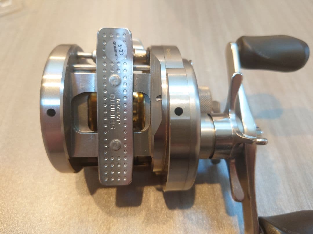 リール SHIMANO CALCUTTA CONQUEST 200DC