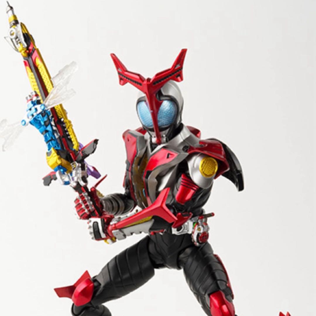 S.H.Figuarts真骨彫製法仮面ライダーカブトハイパーフォーム