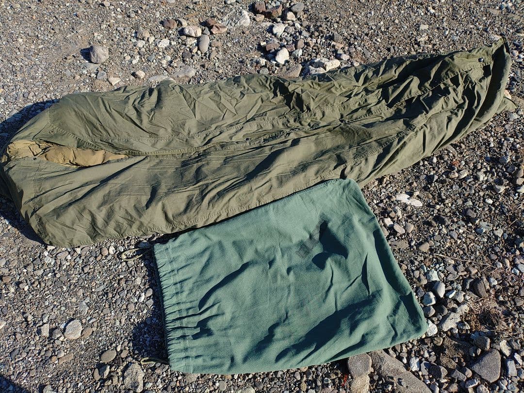 US 米軍　寝袋セット　ダウン寝袋　ランドリーバッグセット