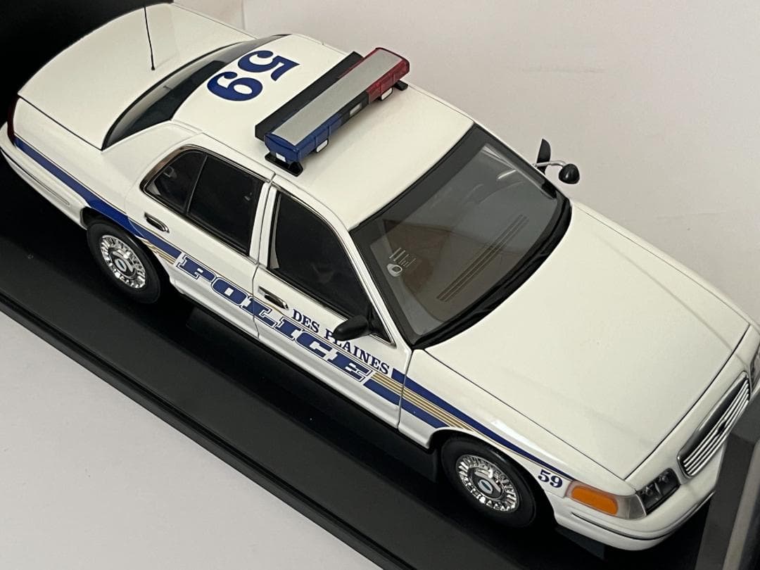 オートアート 1/18 72701 フォード クラウンビクトリア LAPD 箱付