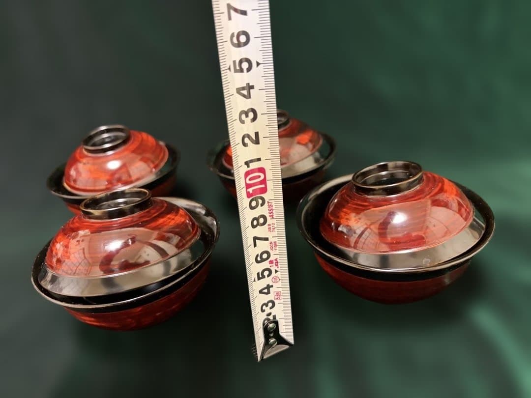 時代朱漆に優美な蝶ボタン蒔絵の映えるお椀4点輪島塗蒔絵椀煮物椀