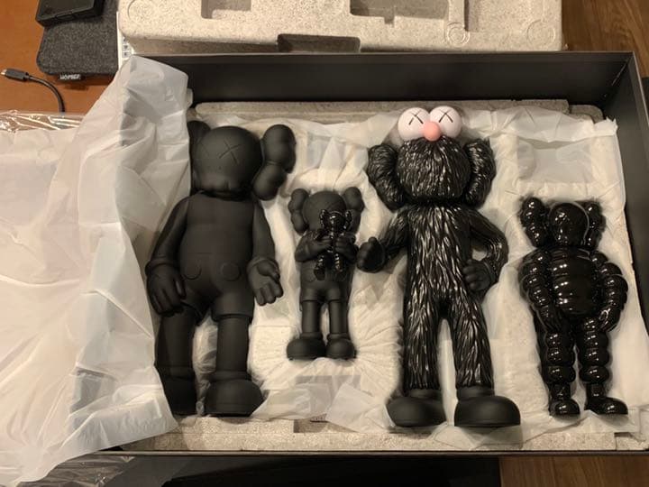 コミック・アニメ kaws family black