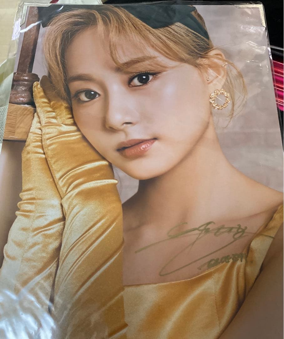 TWICE ツウィ TZUYU 直筆　サイン入りポスター風写真