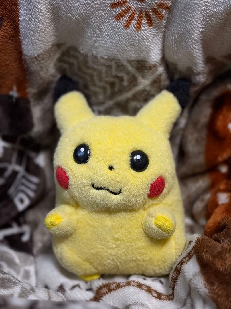 タグなし　初期ピカチュウ　ぬいぐるみ