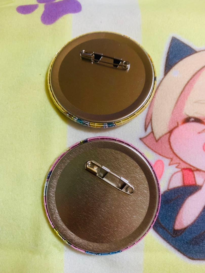 デジモン　高石タケル＆パタモン　八神ヒカリ＆テイルモン　缶バッジ