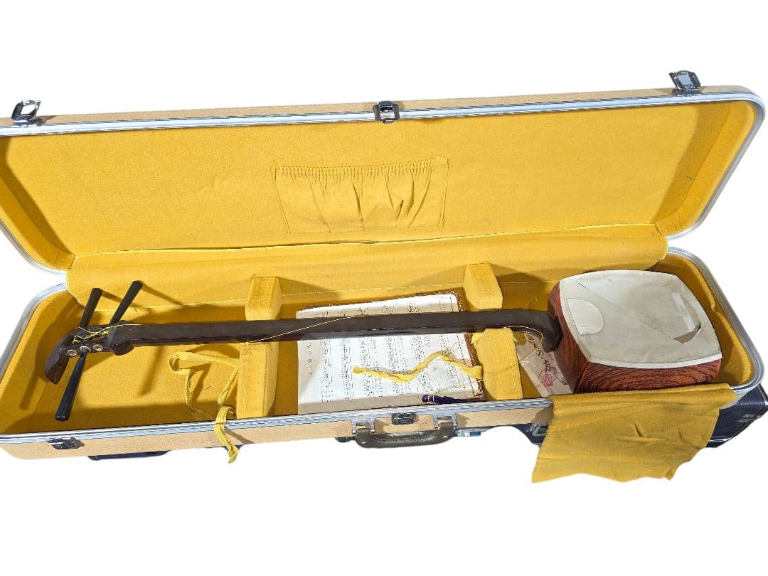 津軽三味線　太棹 和楽器　ハードケース付