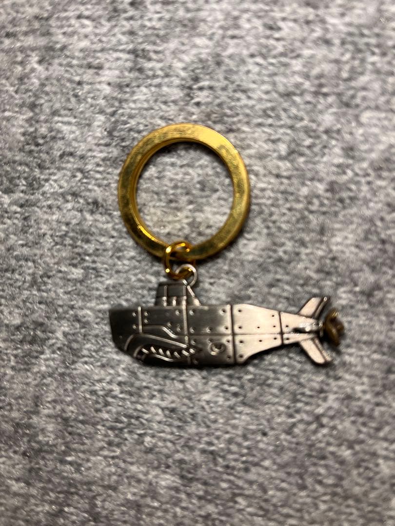 DESCENDANT潜水艦デザインキーホルダー