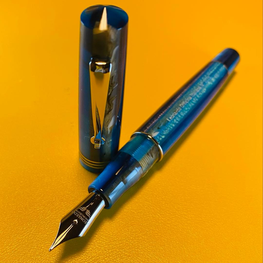 レオナルド　モーメントゼロ　ハワイ　F 万年筆