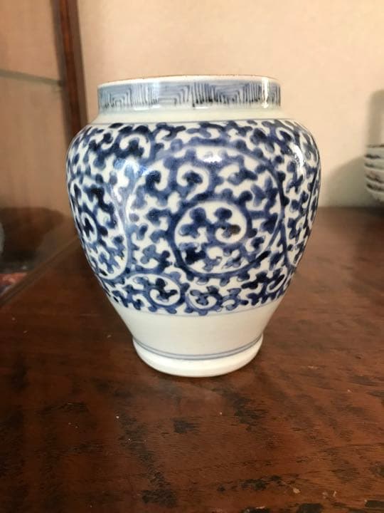 【古伊万里蛸唐草飾り壺】