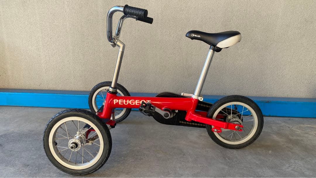 Peugeot Trois Petites 赤