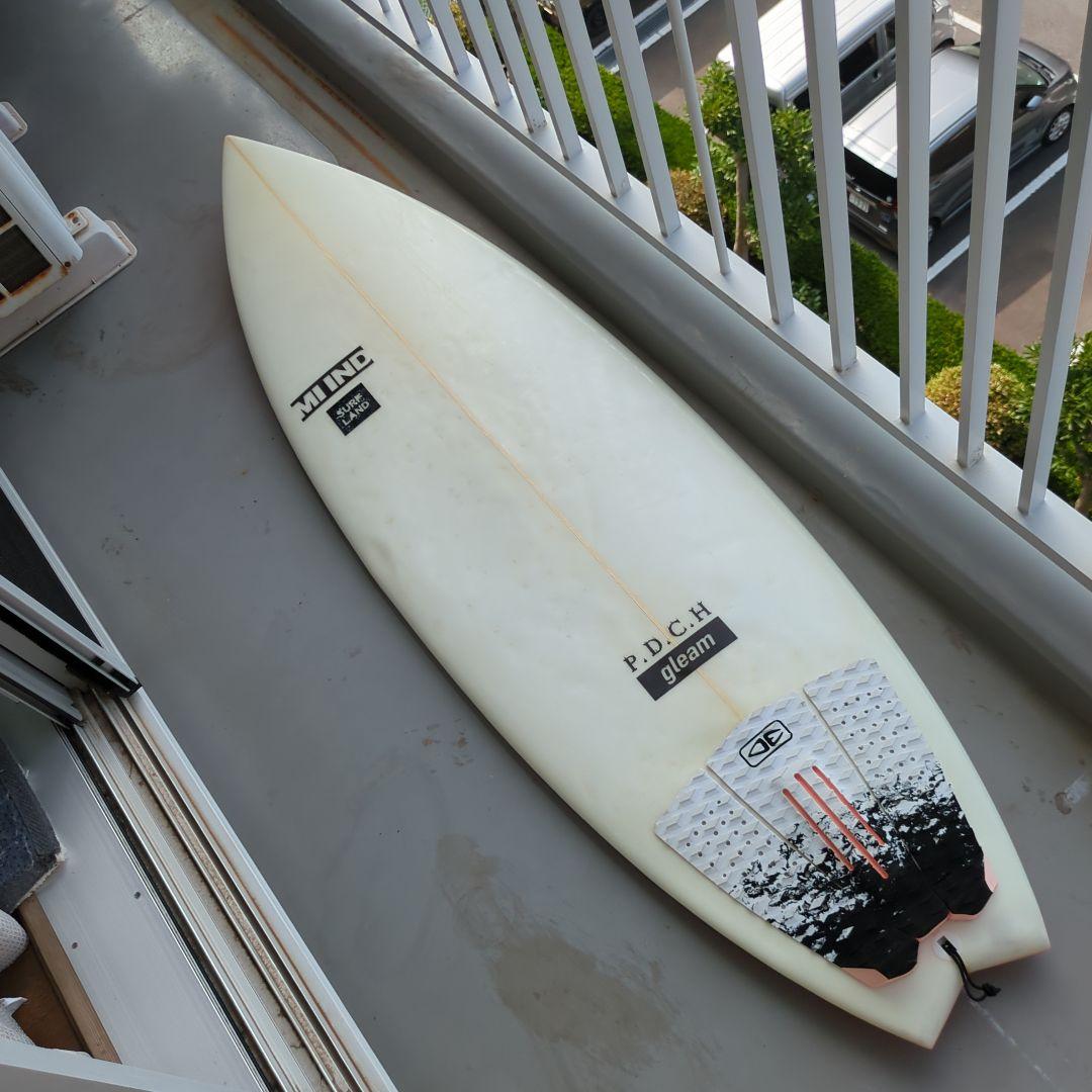 mind 5'5 1/2 ショートボード ホワイト・オレンジ