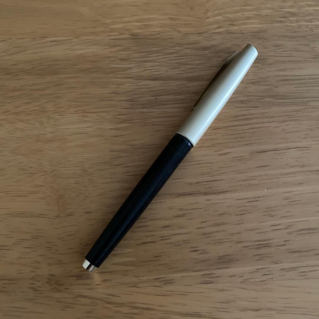 ビンテージ F 万年筆 黒と金 パイロット エリート 初期