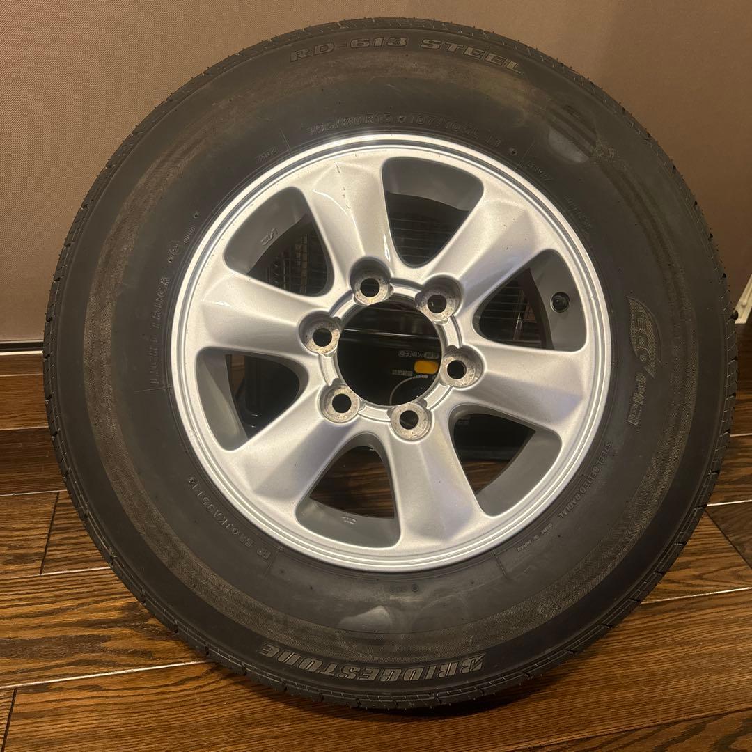 ハイエース　純正　スペアタイヤ