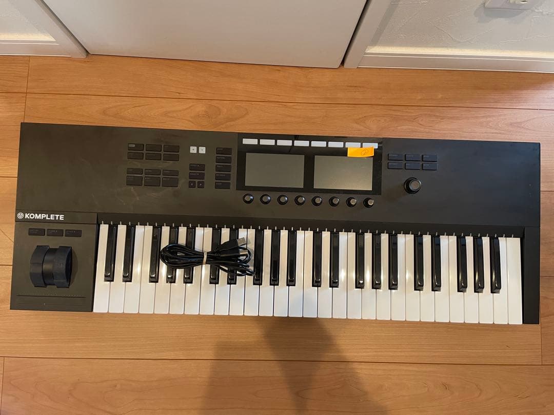 ②KOMPLETE KONTROL S49 MK2 ライセンス有