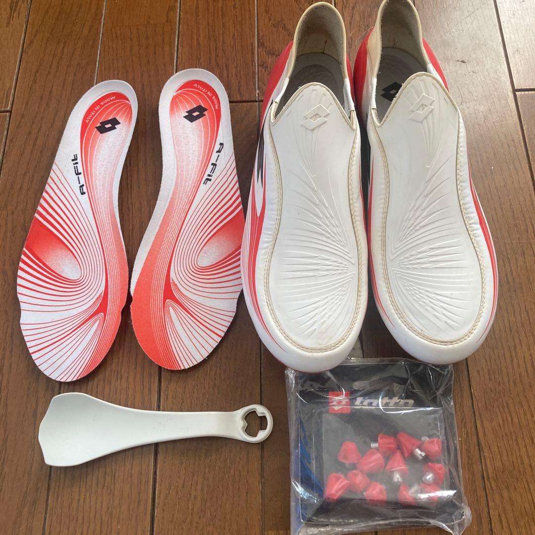 Lotto 世界初紐なしスパイク　ホワイト/レッド