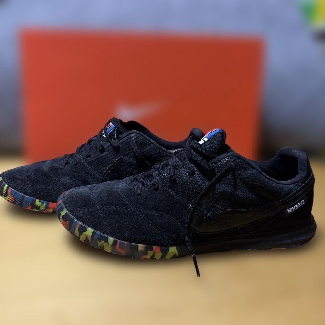 ナイキ プレミア II サラ ICのフットサルシューズ