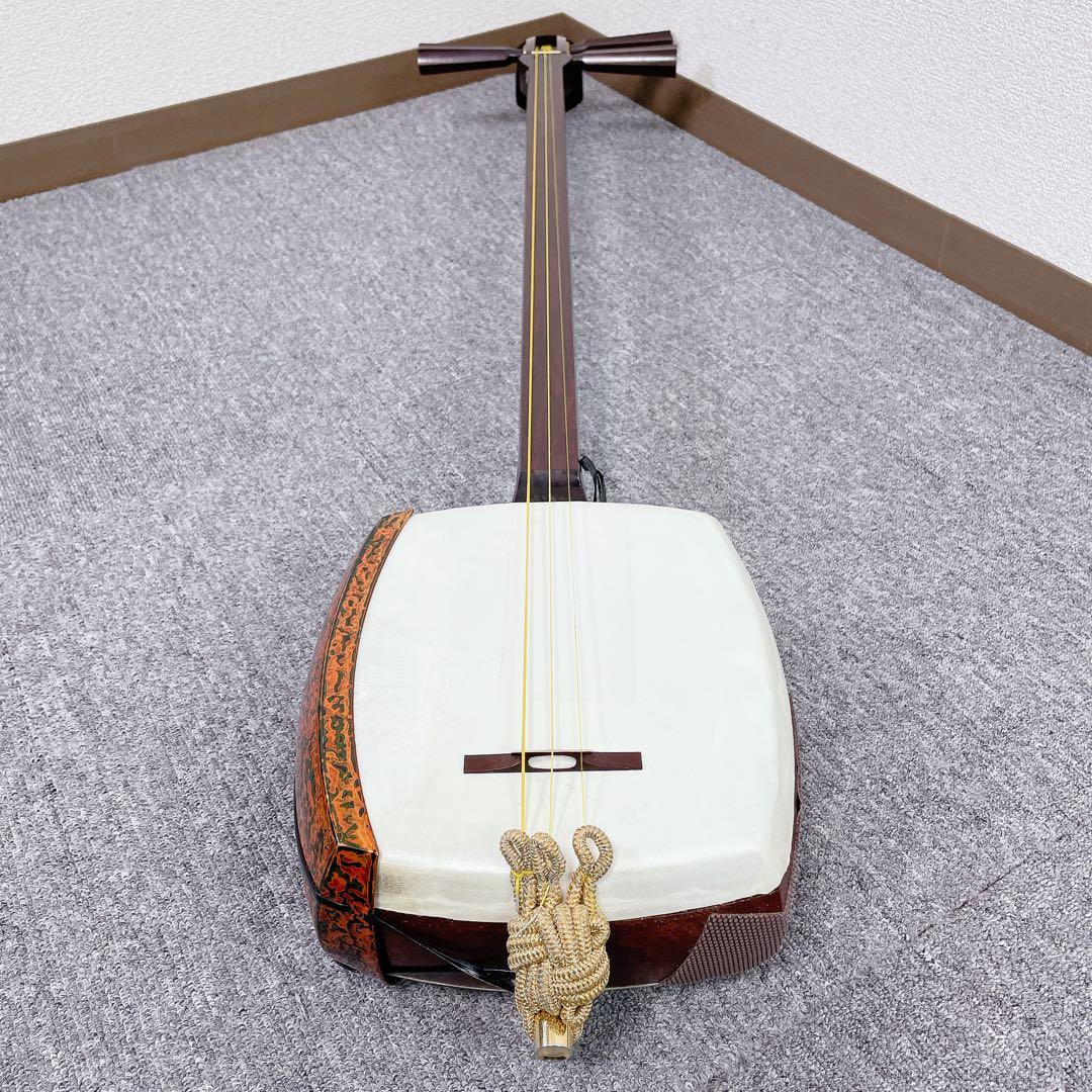 津軽三味線 太棹 段違い溝 紅木 東さわり 犬皮 丸打胴 和楽器