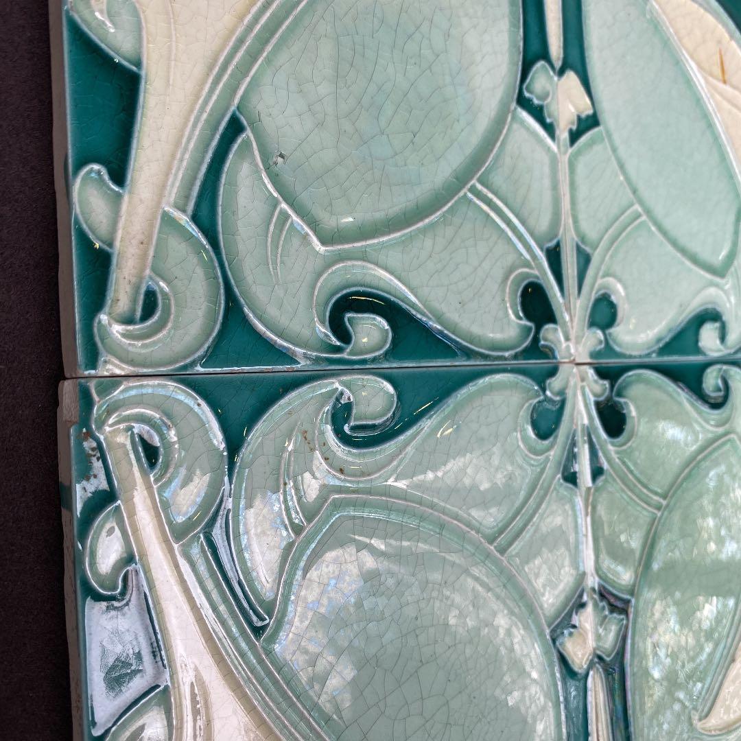 ハンドメイド英国製マジョリカタイル４枚セット　プラナカンタイル　エンボスタイル