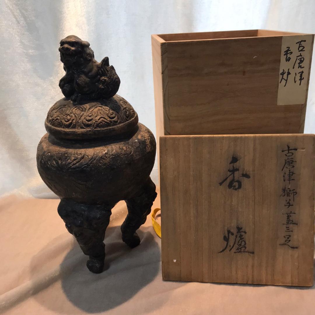 古唐津　獅子蓋三ツ足香炉　共箱