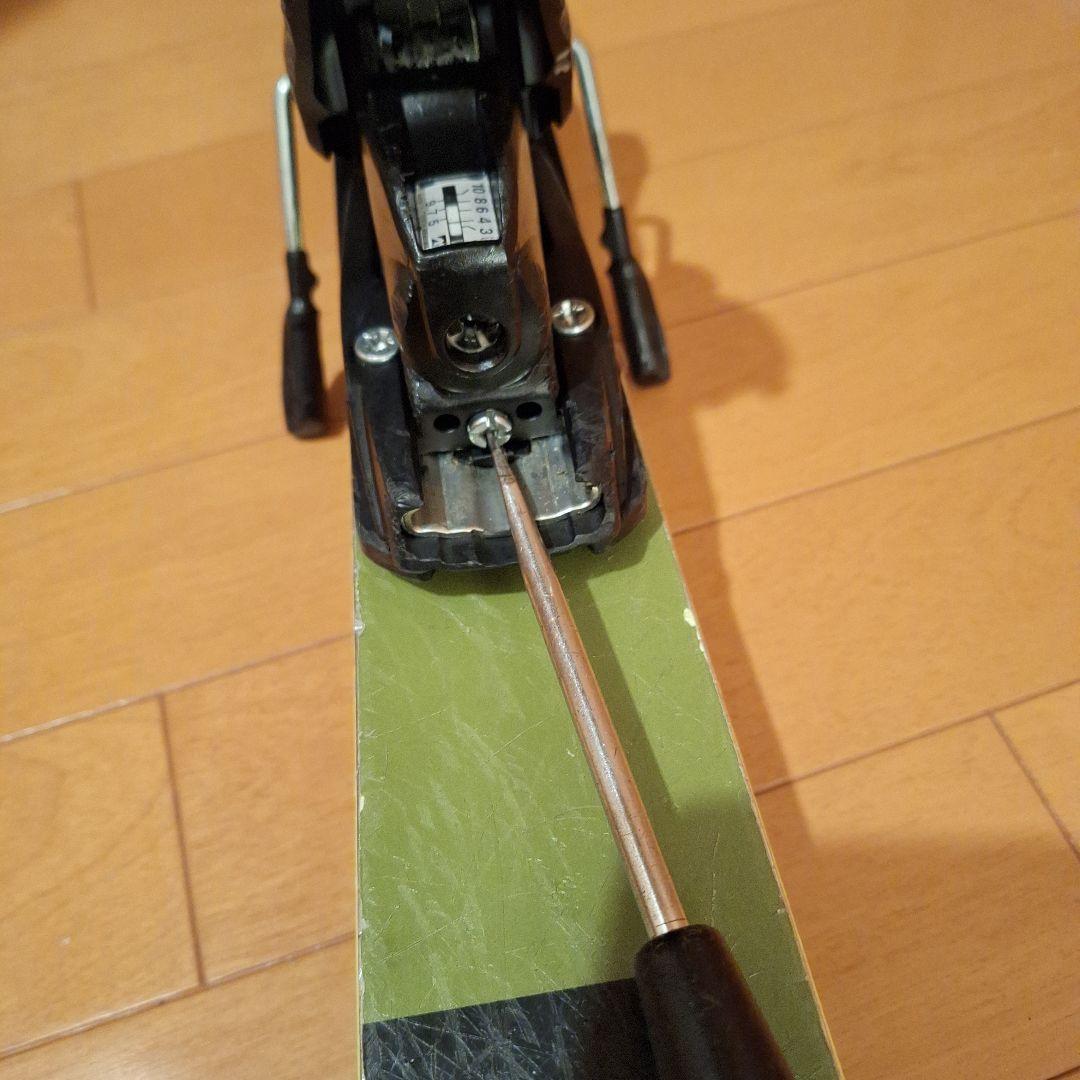 ジュニアスキー板VOLKL 145cm RacetigerSLポール2本