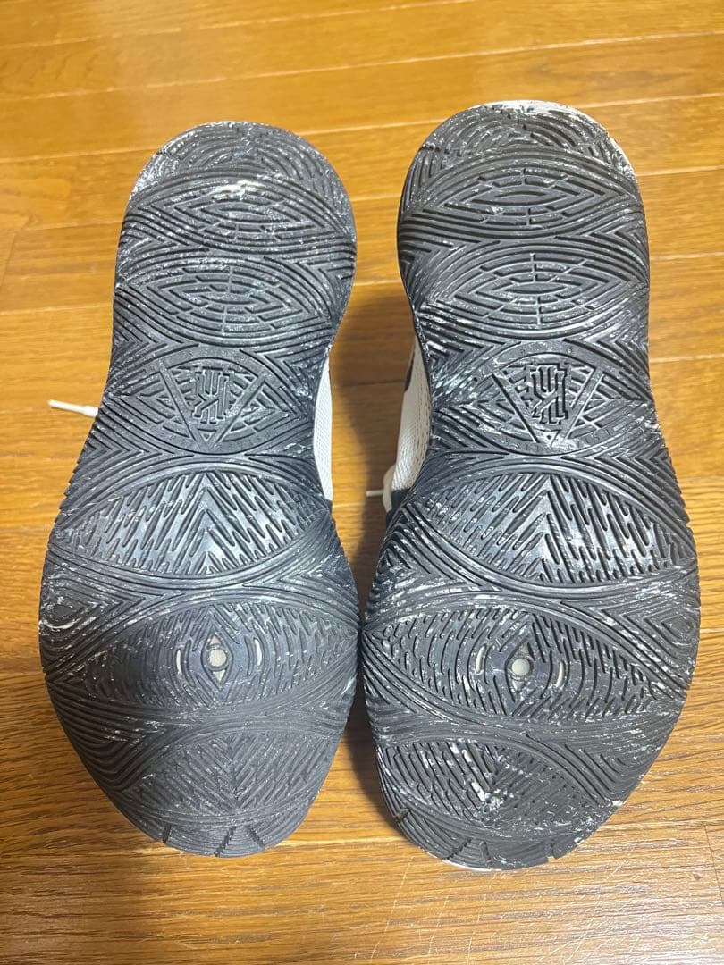 NIKE カイリー5 26.0cm