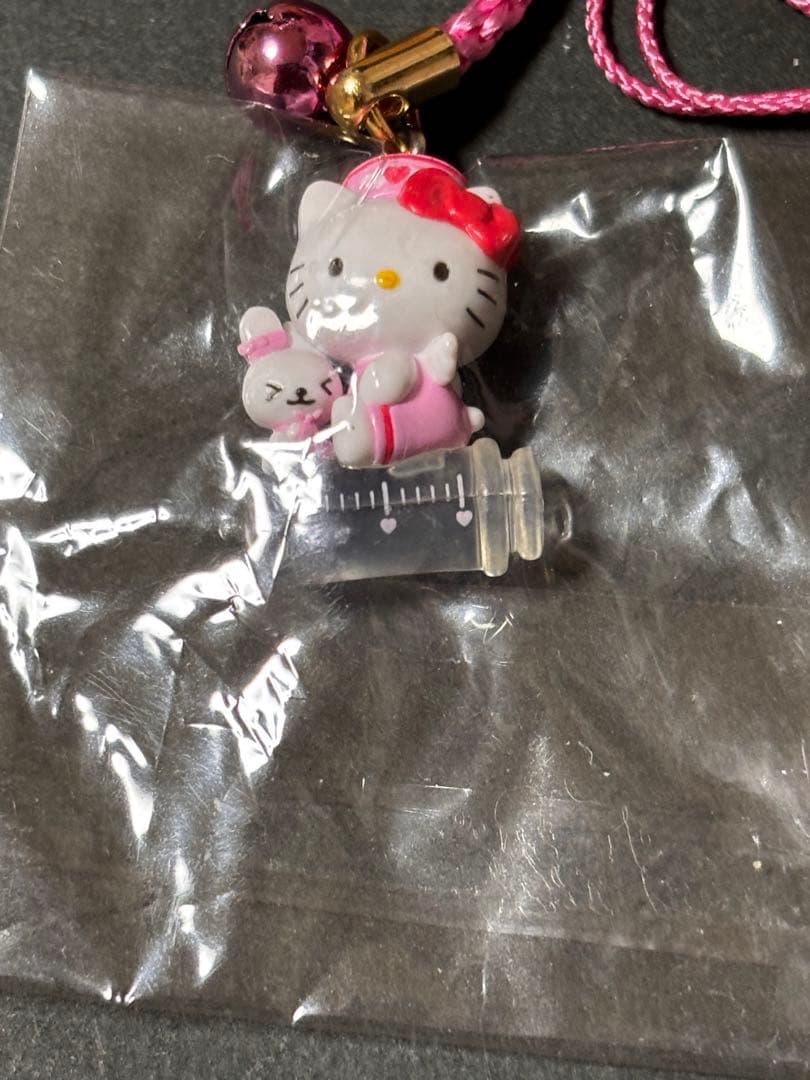 激レア❣️未使用未開封❗️ハローキティストラップ ナースメディカルバージョン２種