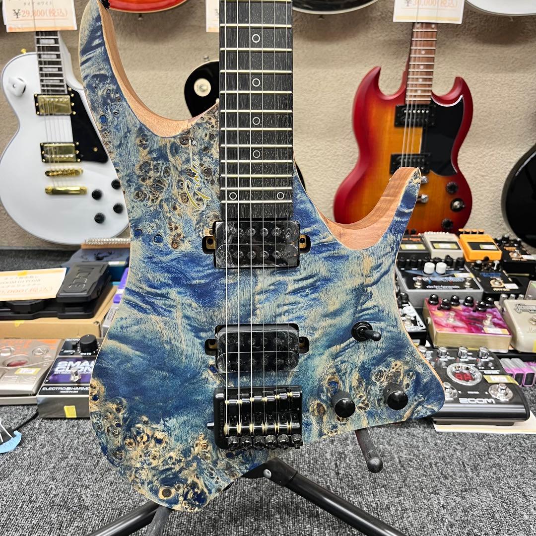 【11131】【新品】 ヘッドレスギター汎用ケース付 ブルー✕ナチュラル