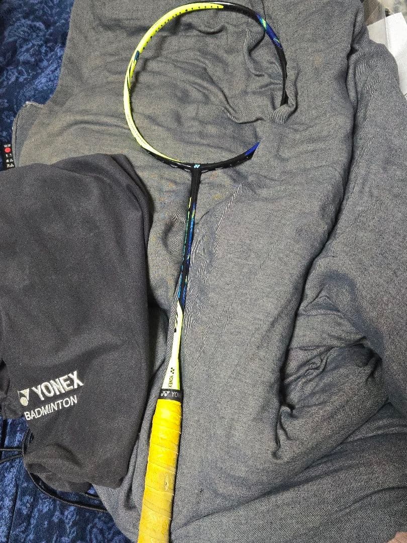 YONEX ASTROX 77　アストロクス７７　 バドミントンラケット