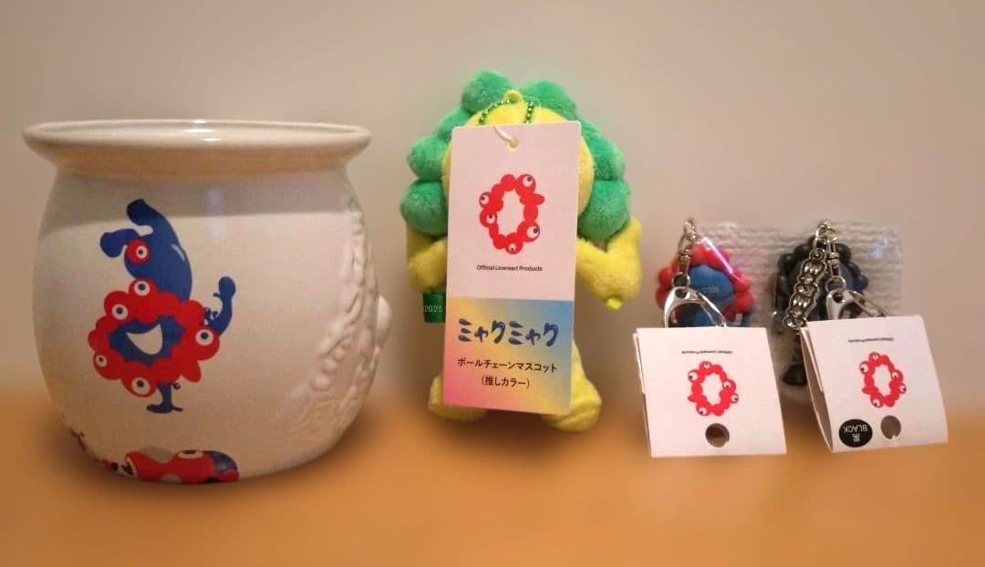 ミャクミャク　黒ミャクミャク　這い　ぬいぐるみ　Lサイズ　マイドオオキニ缶　青缶