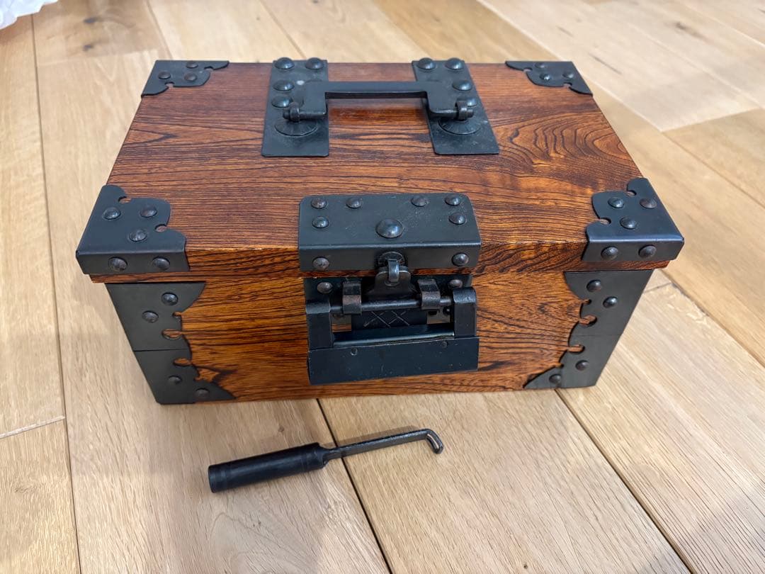 金庫　千両箱　古道具　アンティーク