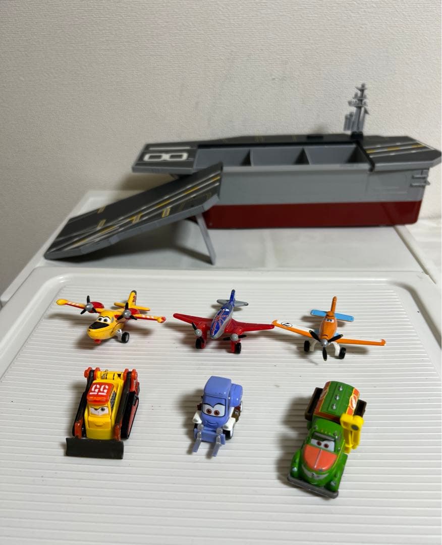 プレーンズの船、ディッパー、ミニカー