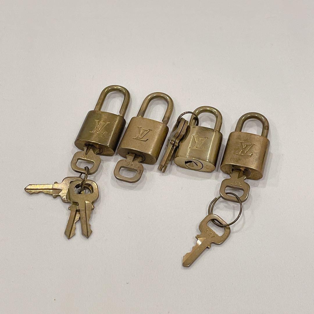 ルイ・ヴィトン 南京錠 4個セット