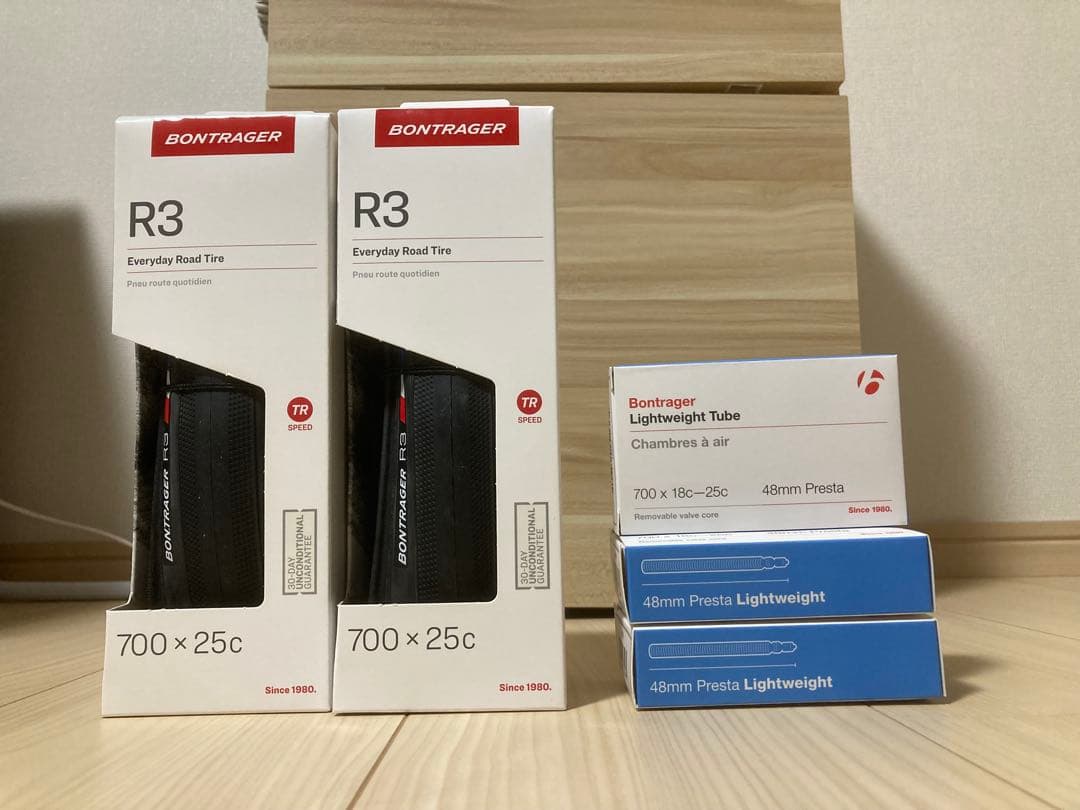 【新品未使用】BONTRAGER R3 700x25C タイヤ、チューブセット