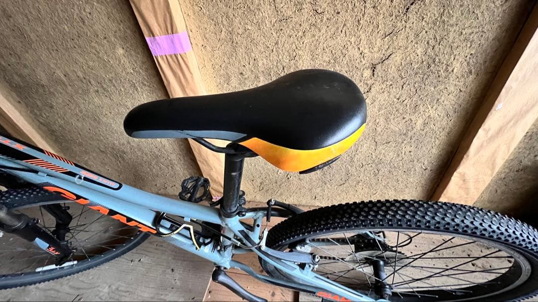 GIANT ジュニアスポーツバイク 24インチ グレー